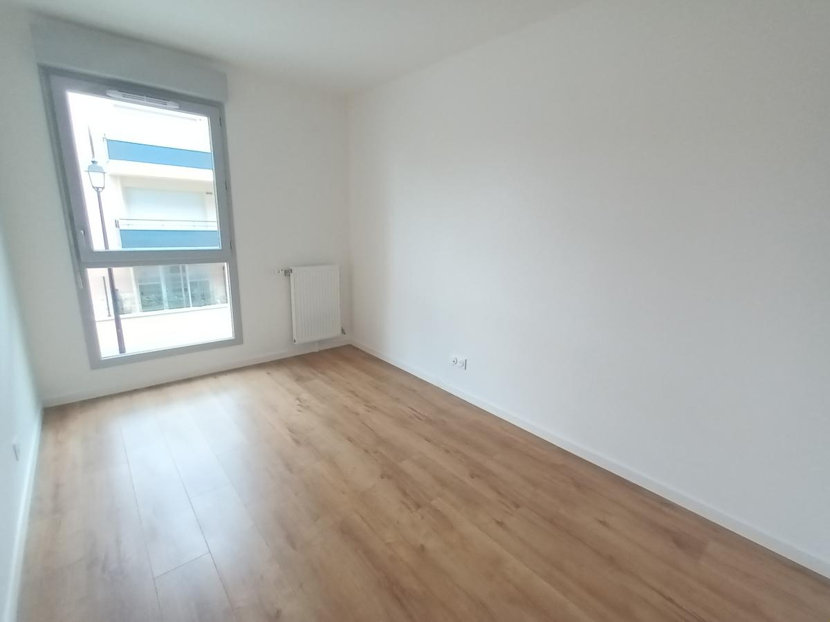 
																			2 pièces - 
																		RDC - 45m² - 744,03 € - Photo #3