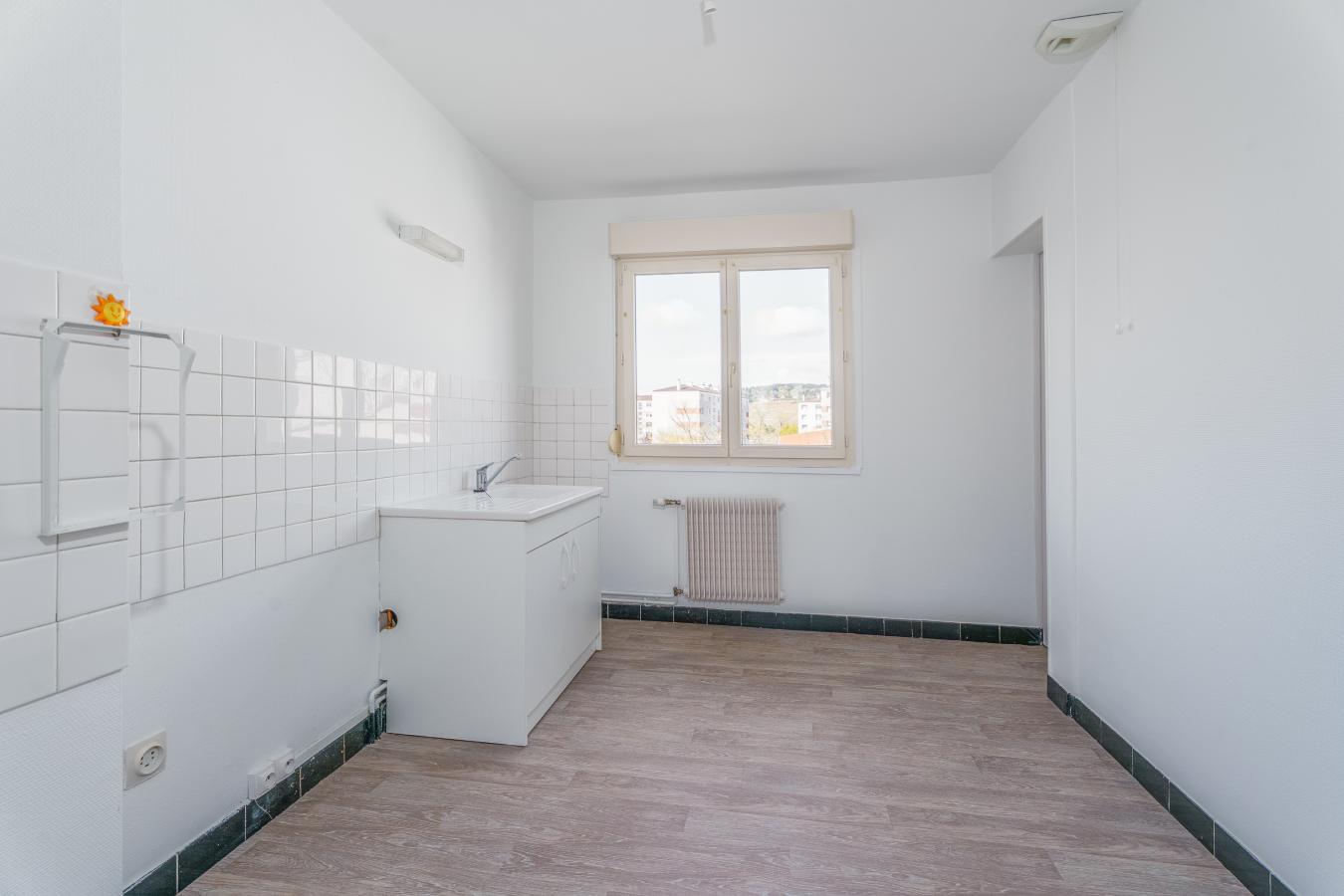 
																			3 pièces - 
																		2ème étage - 64m² - 737,11 € - Photo #4