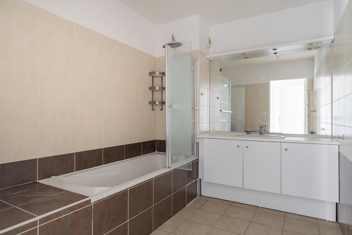 
																																							4 pièces - 
																																						3ème étage - 103m² - 295 000 € - Photo #6