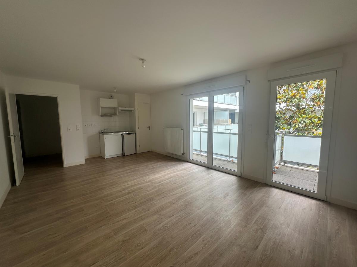 
																																							1 pièce - 
																																						1er étage - 34m² - 447,16 € - Photo #3