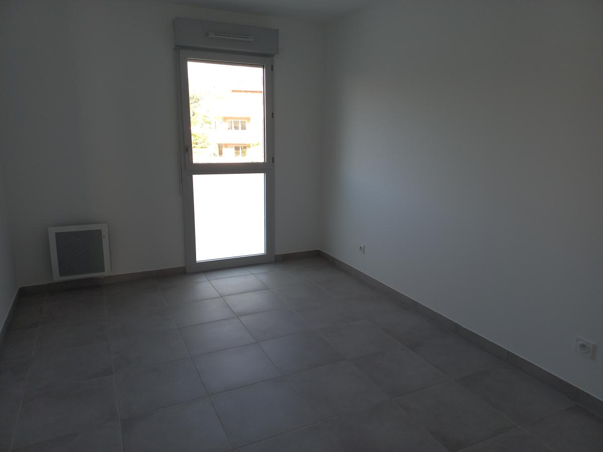 
																																							3 pièces - 
																																						3ème étage - 62m² - 1 278,39 € - Photo #4