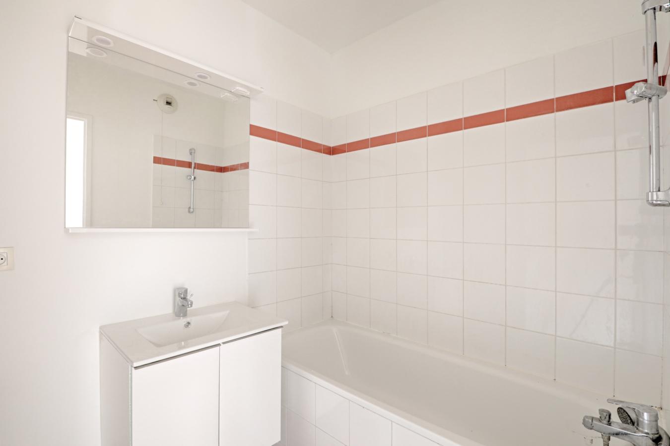
																																							3 pièces - 
																																						5ème étage - 68m² - 1 264,96 € - Photo #3