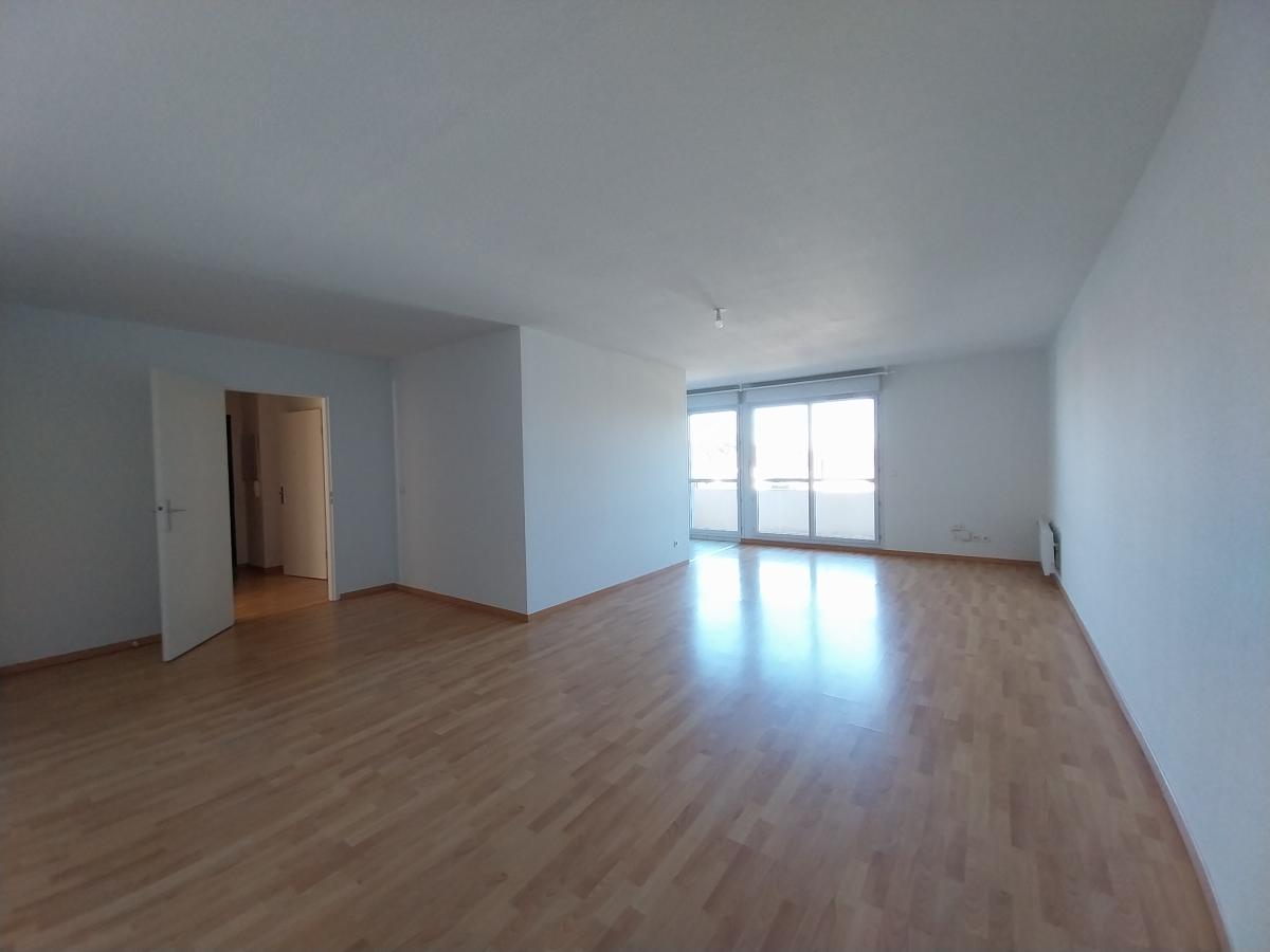 
																			5 pièces - 
																		2ème étage - 115m² - 1 321,45 € - Photo #1