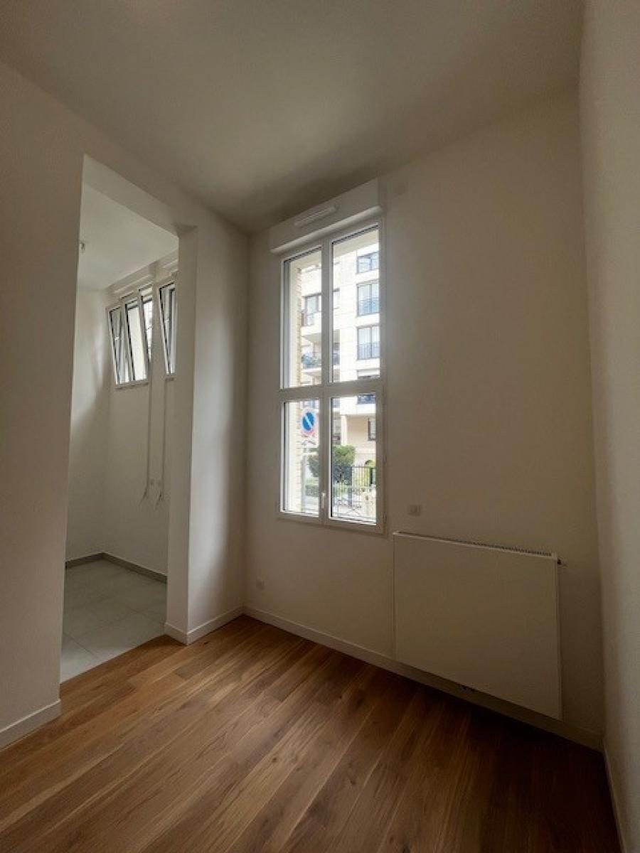 
																			1 pièce - 
																		RDC - 29m² - 1 090,98 € - Photo #4