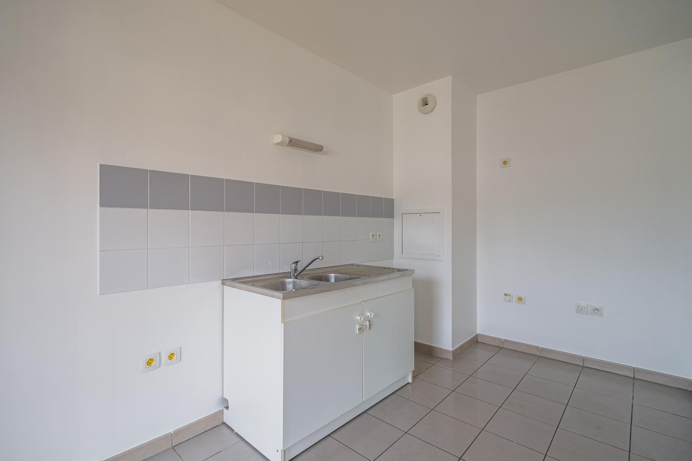 
																			3 pièces - 
																		RDC - 61m² - 1 173,72 € - Photo #1