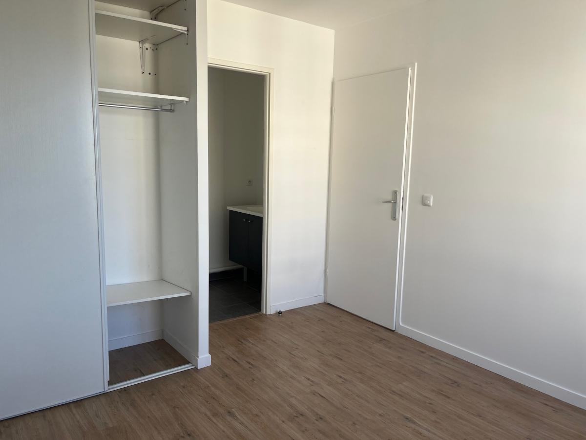 4 pièces - 4ème étage - 85m² - 1 813,61 € - Photo #4