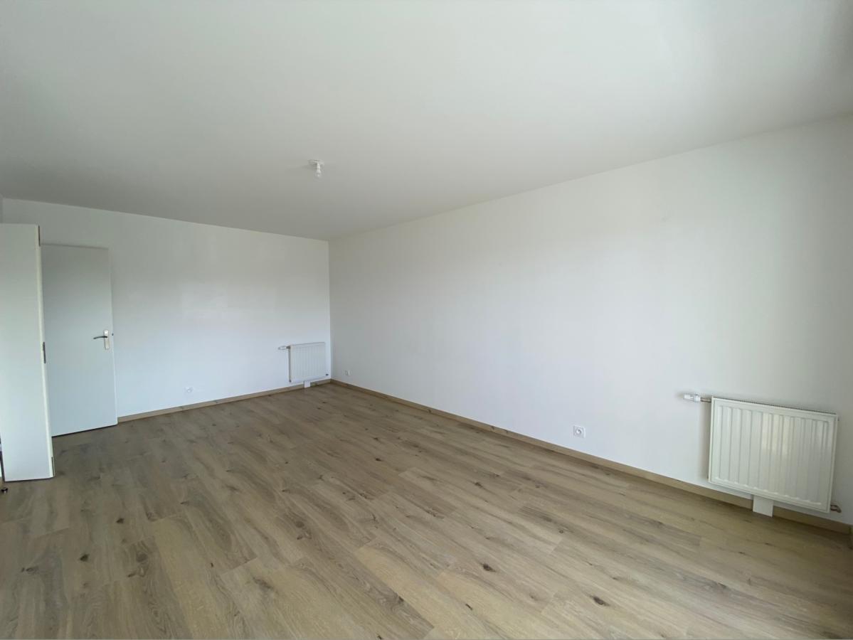 
																																							3 pièces - 
																																						1er étage - 69m² - 914,55 € - Photo #3