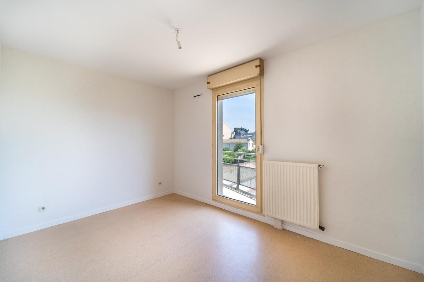 3 pièces - 1er étage - 70m² - 744,94 € - Photo #2