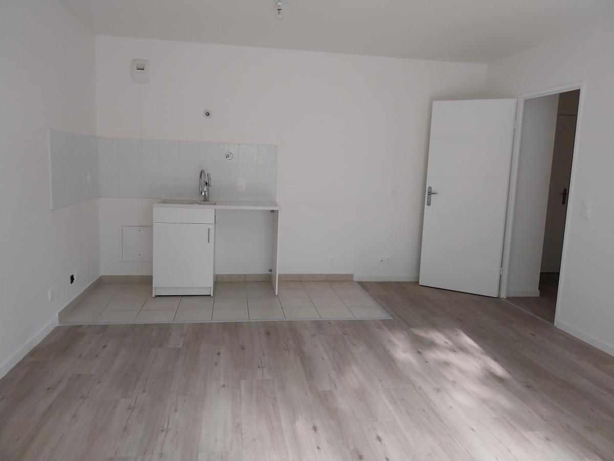 
																																							3 pièces – 
																																						1er étage – 61m² - 1 345,69 € - Photo #3