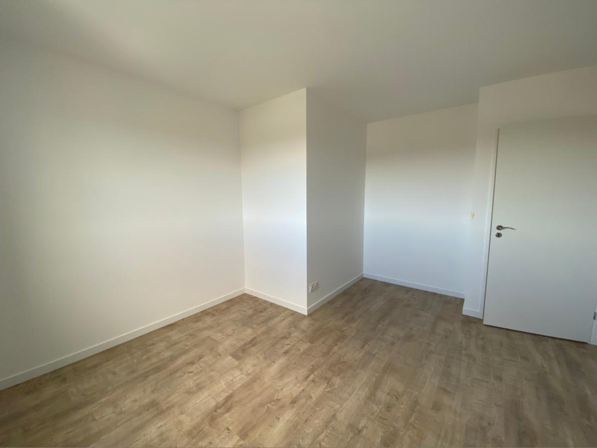 
																			4 pièces - 
																		4ème étage - 110m² - 1 493,94 € - Photo #7