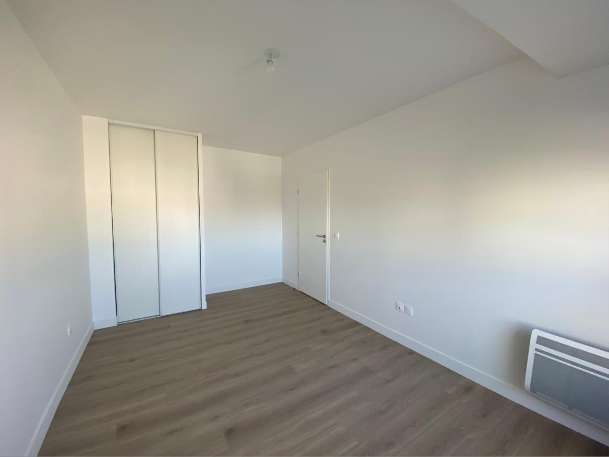
																			4 pièces - 
																		3ème étage - 90m² - 993,05 € - Photo #5