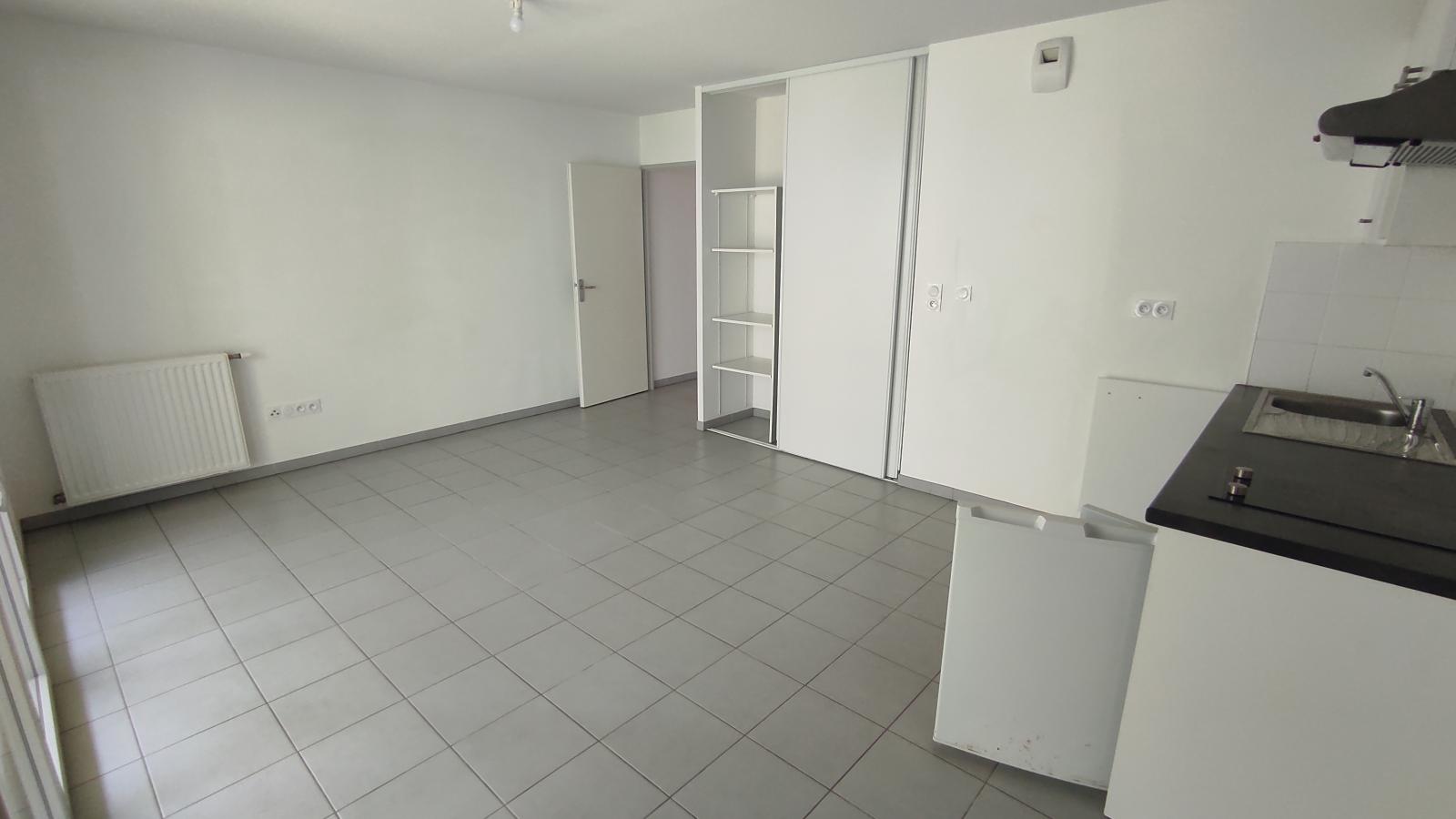 
																																							2 pièces - 
																																						RDC - 46m² - 647,34 € - Photo #1