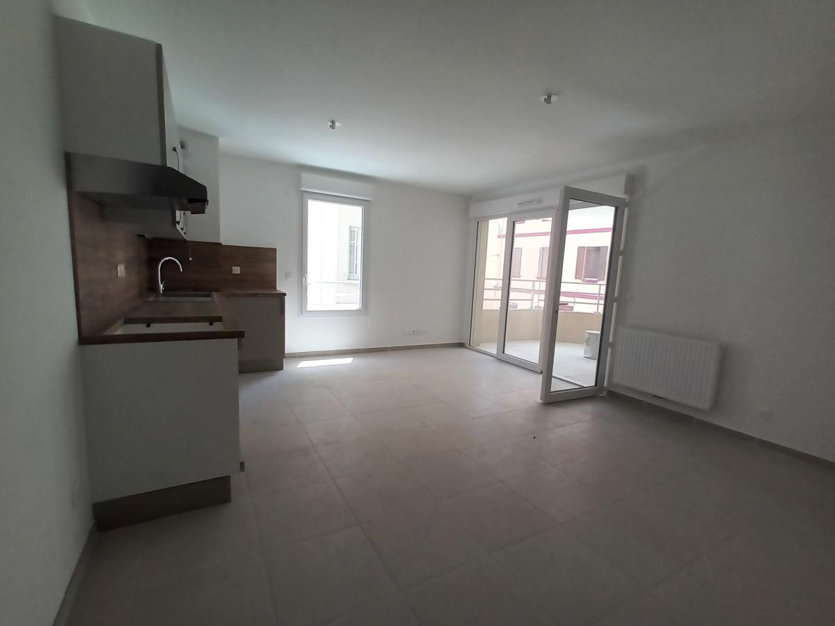 3 pièces - 1er étage - 61m² - 918,20 € - Photo #0