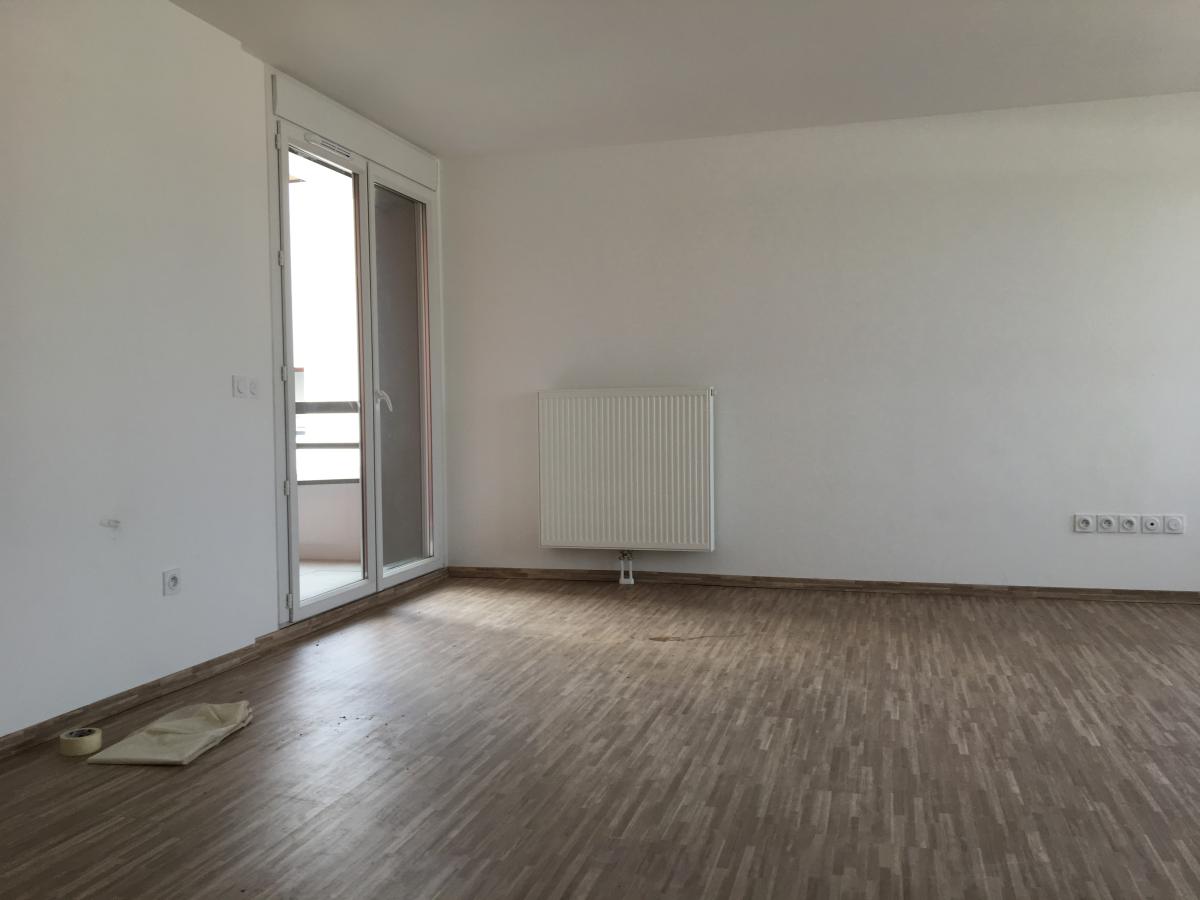 
																			5 pièces – 
																		2ème étage – 99m² - 1 412,64 € - Photo #2