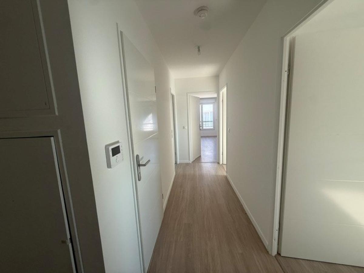 3 pièces - 1er étage - 70m² - 1 150,30 € - Photo #1