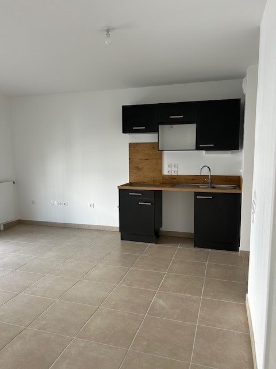 
																																							2 pièces - 
																																						1er étage - 40m² - 506,96 € - Photo #2