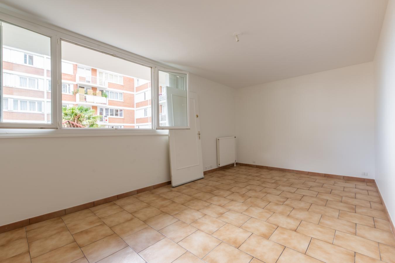 
																			2 pièces – 
																		1er étage – 56m² - 250 000 € - Photo #2