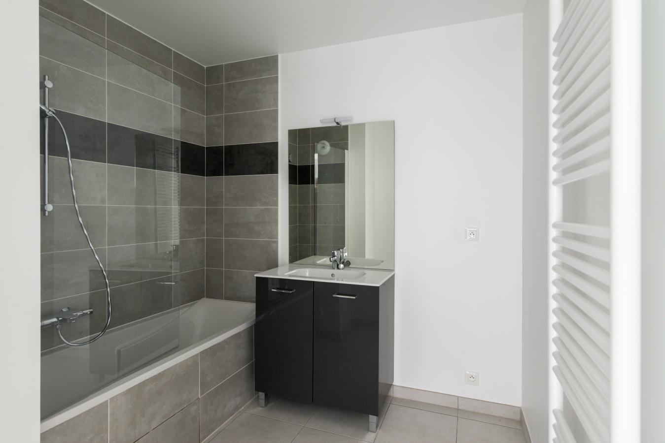 
																																							3 pièces - 
																																						6ème étage - 69m² - 1 053,82 € - Photo #4