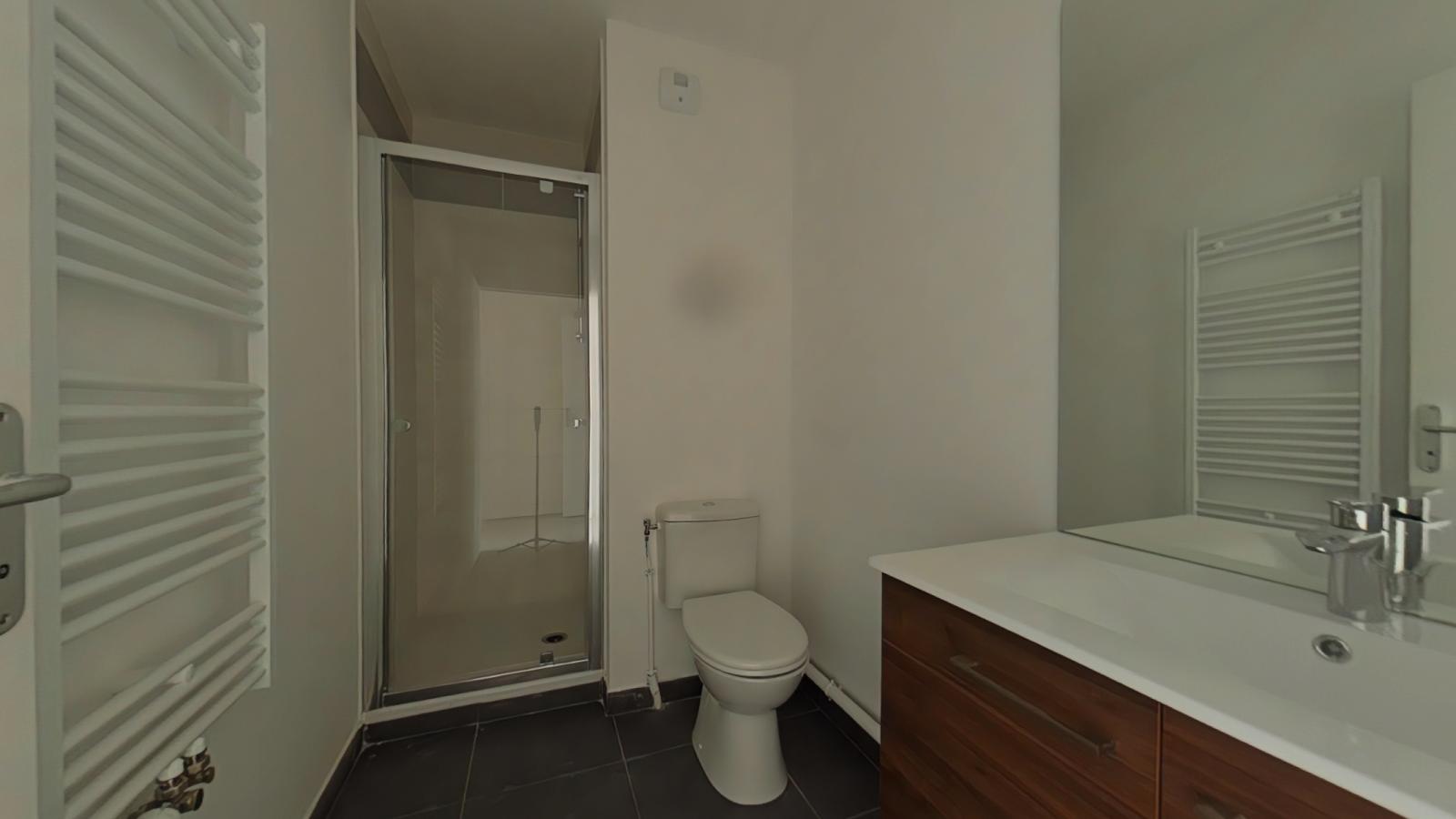 
																																							5 pièces - 
																																						2ème étage - 96m² - 1 451,75 € - Photo #4