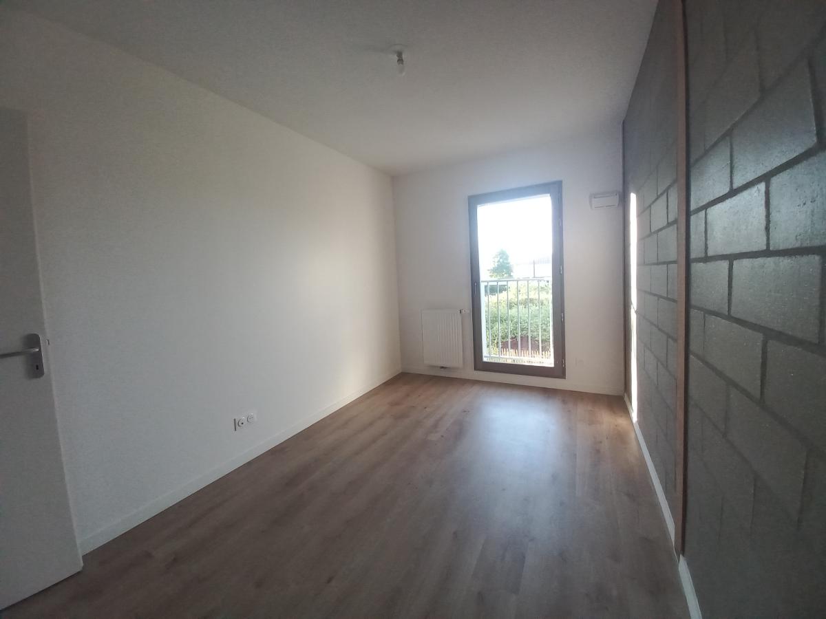 
																			4 pièces - 
																		2ème étage - 79m² - 984,86 € - Photo #5