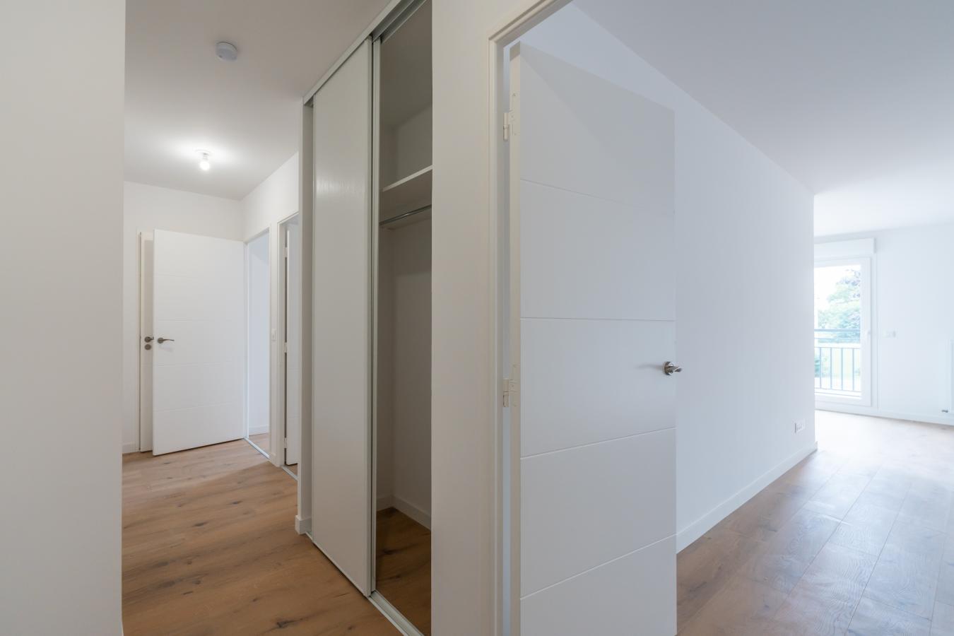 
																																							4 pièces - 
																																						2ème étage - 80m² - 1 504,57 € - Photo #5