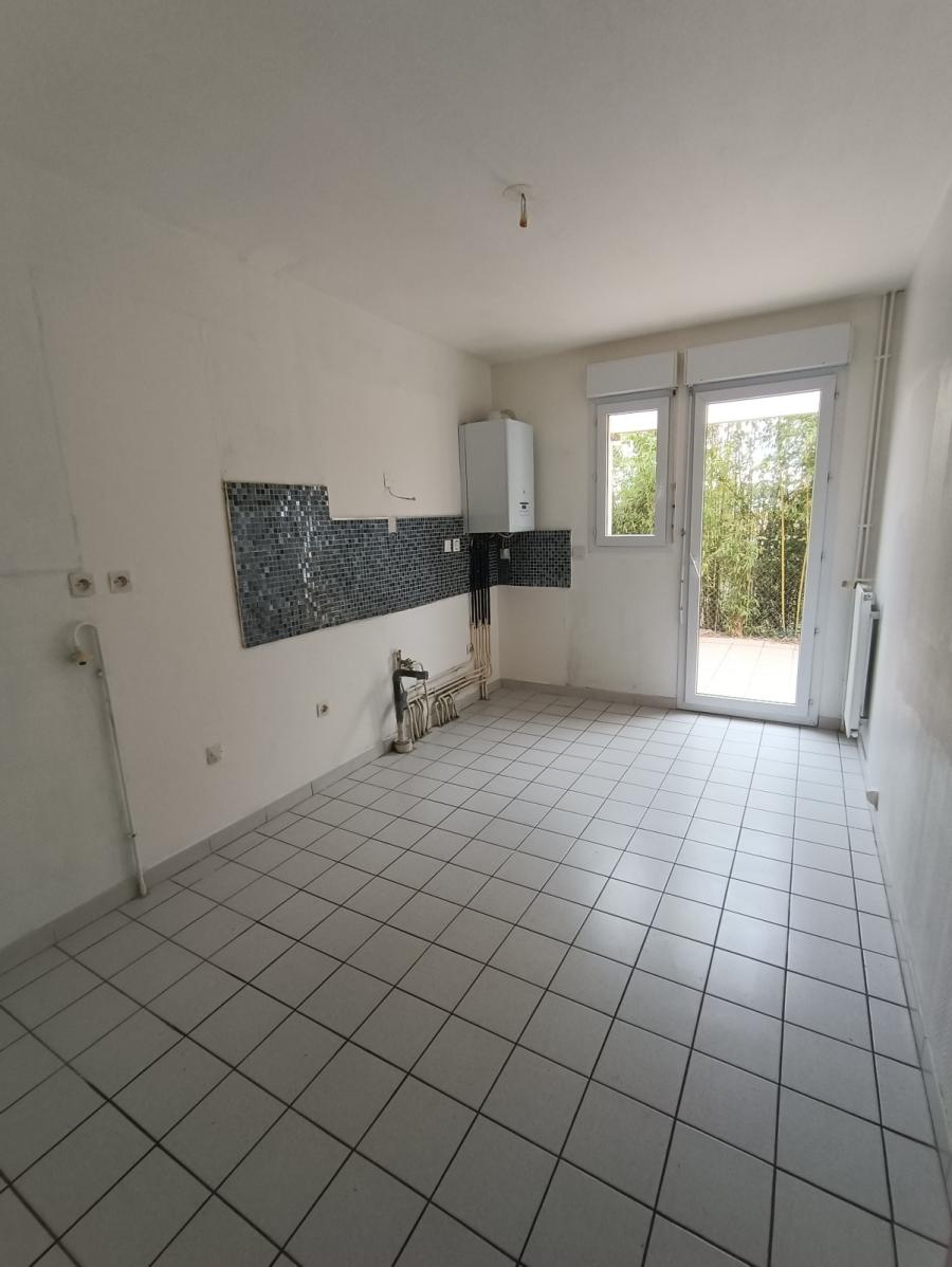 
																																							5 pièces - 
																																						RDC 330 000 € - Photo #2