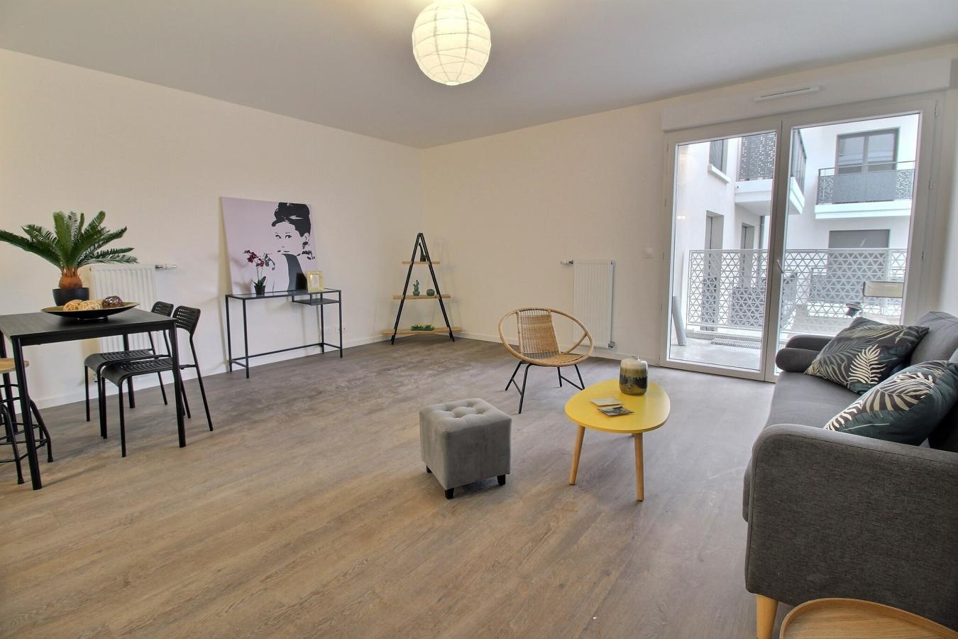 
																																							3 pièces - 
																																						1er étage - 63m² - 1 110,05 € - Photo #3