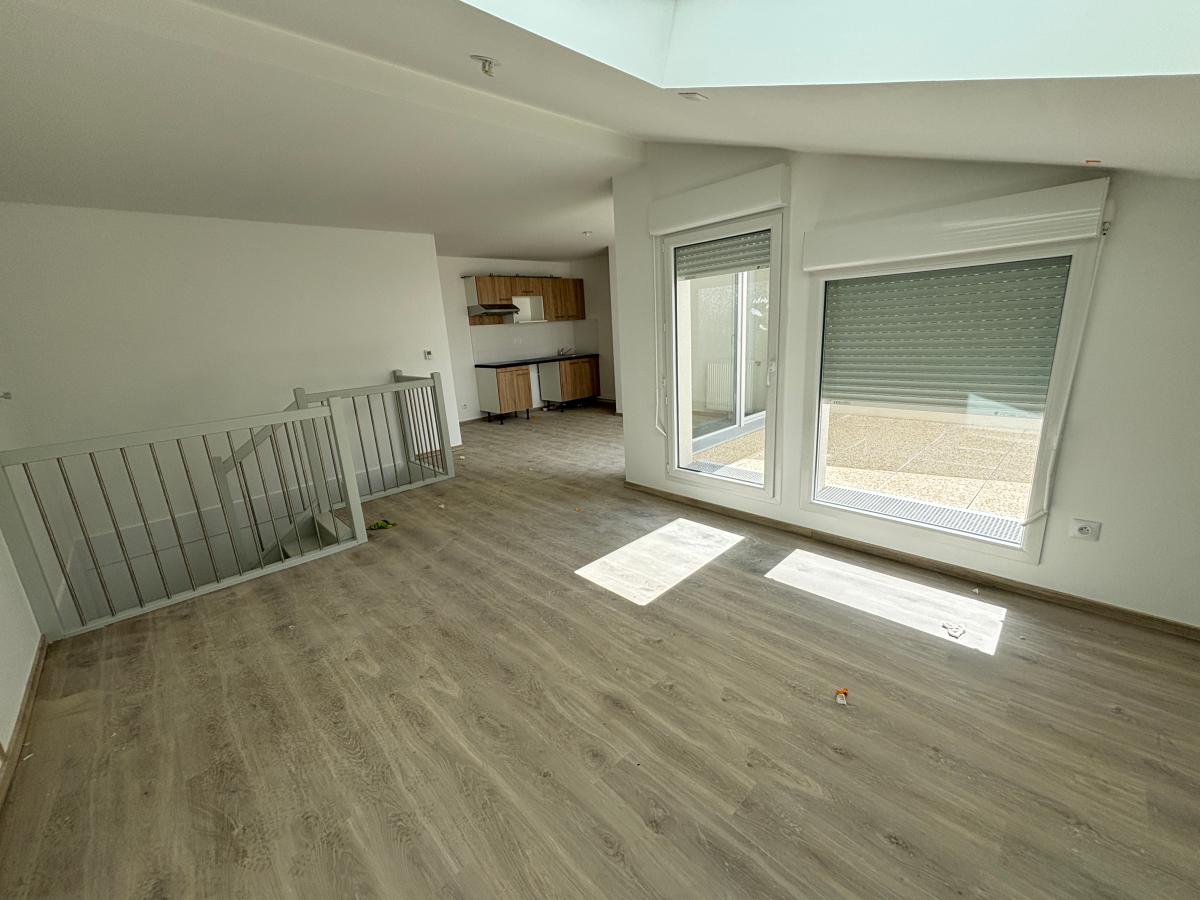 3 pièces - 1er étage - 67m² - 806,26 € - Photo #2