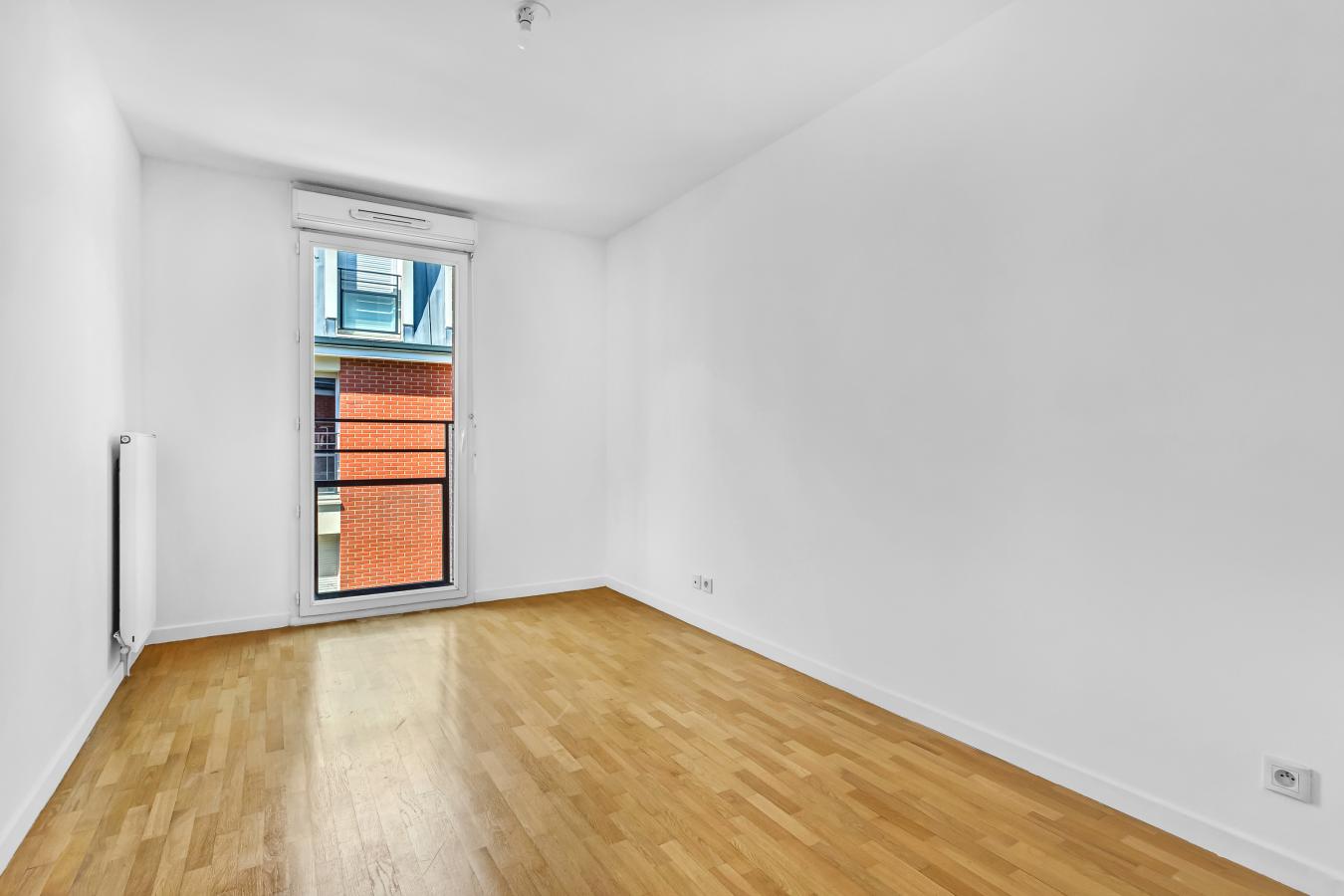 
																																							4 pièces - 
																																						1er étage - 83m² - 1 676,53 € - Photo #4