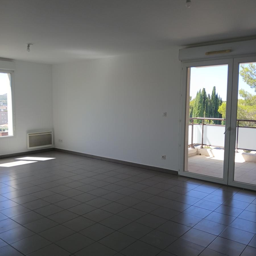 
																																							3 pièces - 
																																						2ème étage - 72m² - 922,55 € - Photo #4