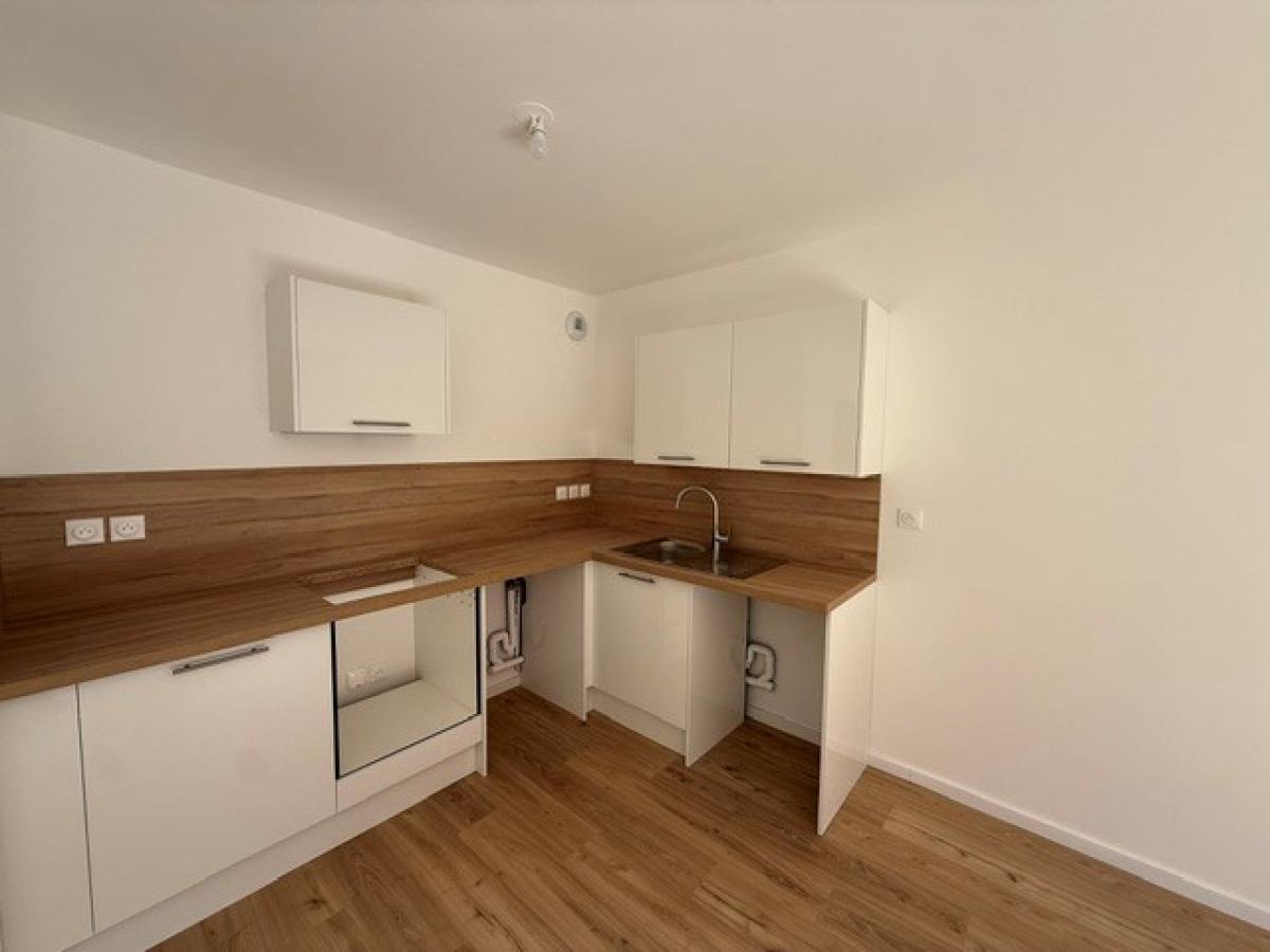 2 pièces - 2ème étage - 49m² - 652,31 € - Photo #3