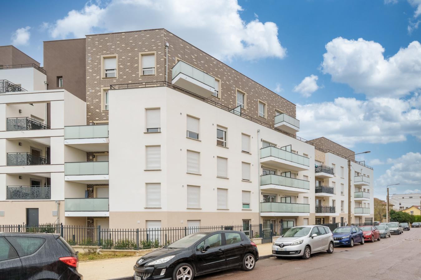 
																			2 pièces - 
																		RDC - 45m² - 665,15 € - Photo #1