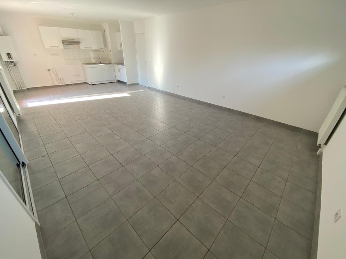 
																			4 pièces – 
																		1er étage – 84m² - 855,29 € - Photo #1