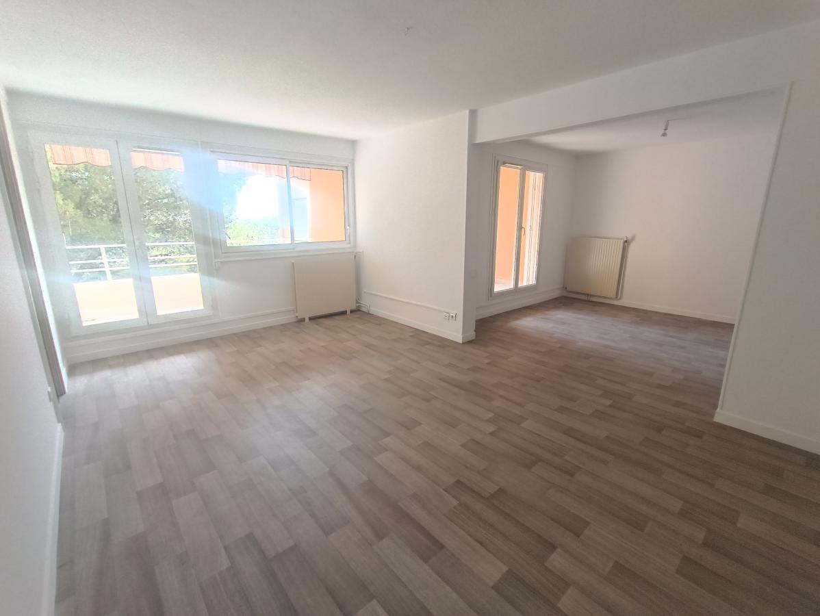 
																			4 pièces – 
																		4ème étage – 94m² - 235 000 € - Photo #0