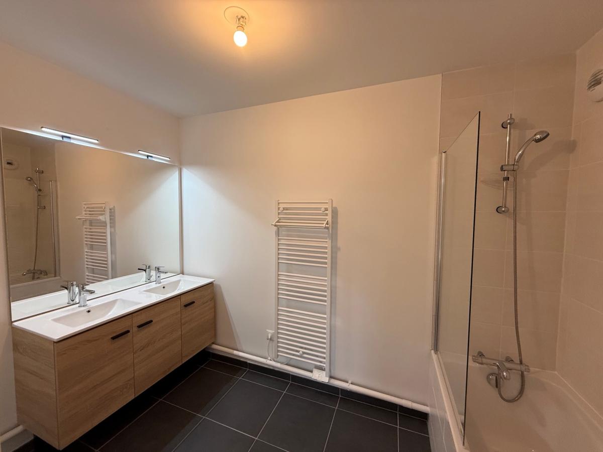4 pièces - 2ème étage - 95m² - 1 020,86 € - Photo #5