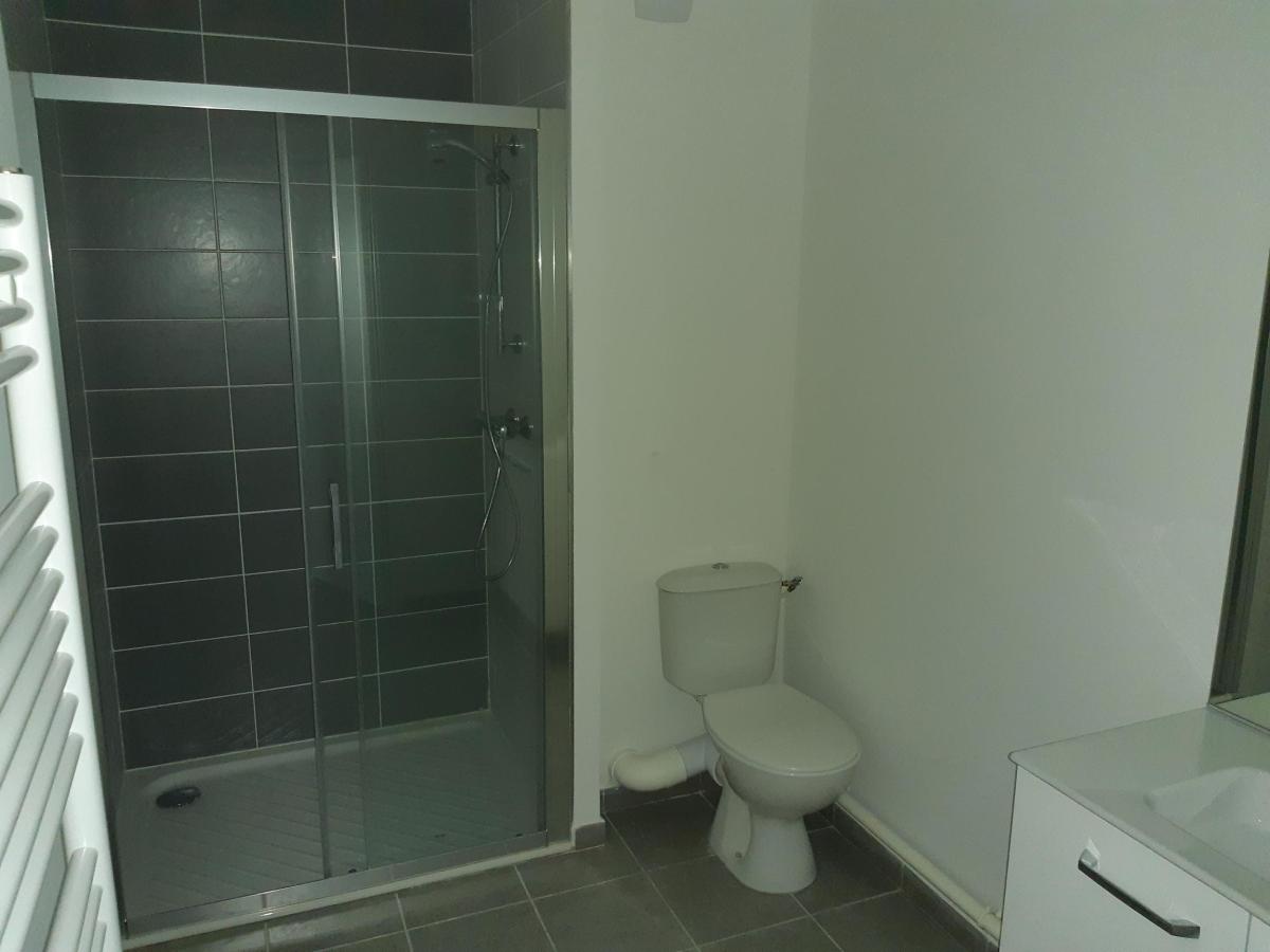 2 pièces - 5ème étage - 42m² - 830,32 € - Photo #2