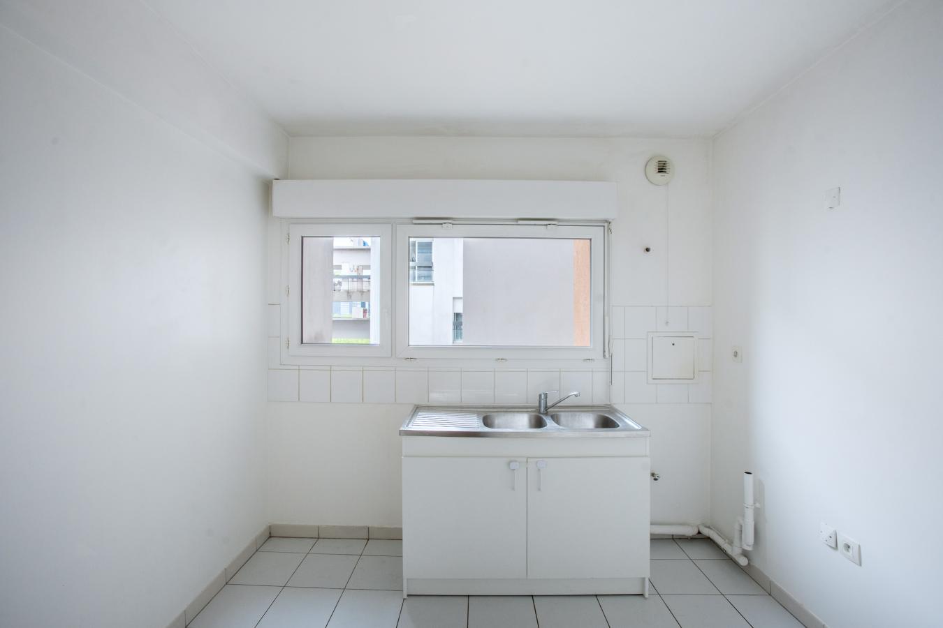 
																																							4 pièces - 
																																						1er étage - 76m² - 1 920,59 € - Photo #5