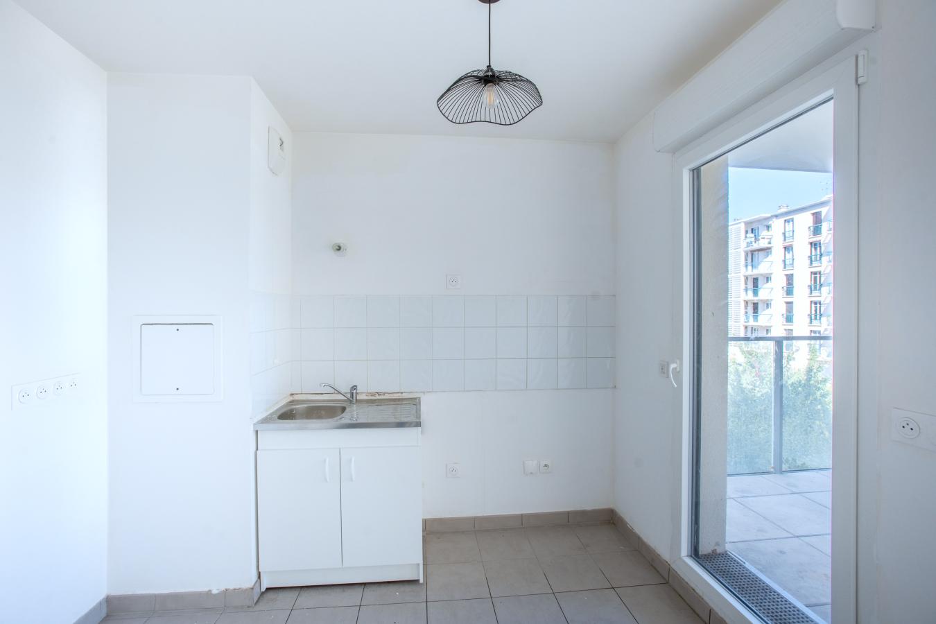 
																																							3 pièces - 
																																						2ème étage - 60m² - 1 426,22 € - Photo #2