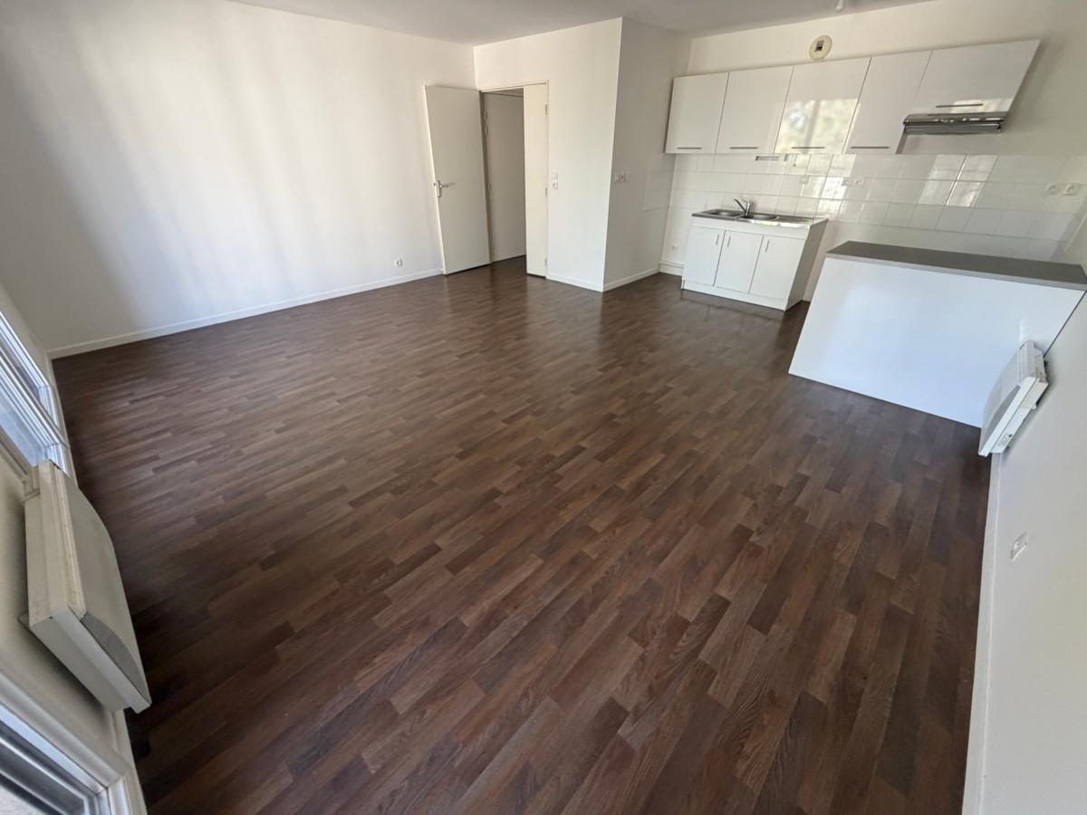 
																																							3 pièces - 
																																						1er étage - 66m² - 677,66 € - Photo #1