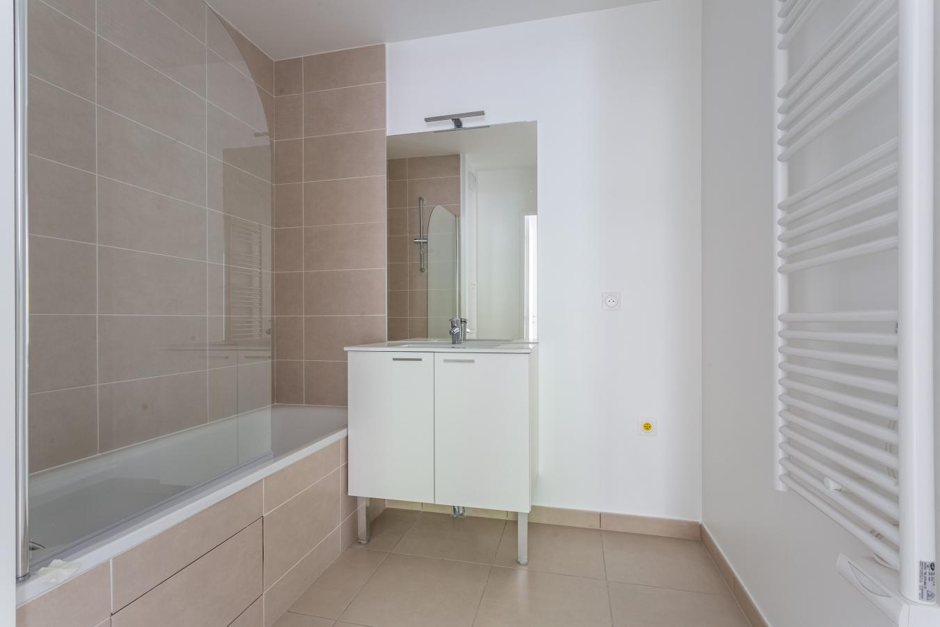 
																			3 pièces - 
																		3ème étage - 67m² - 995,87 € - Photo #6