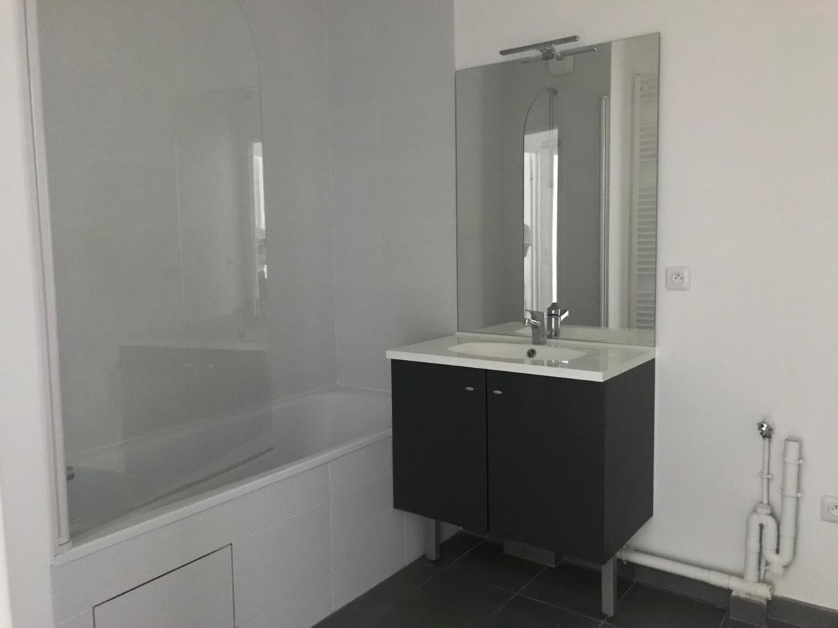3 pièces - 3ème étage - 58m² - 1 322,61 € - Photo #3