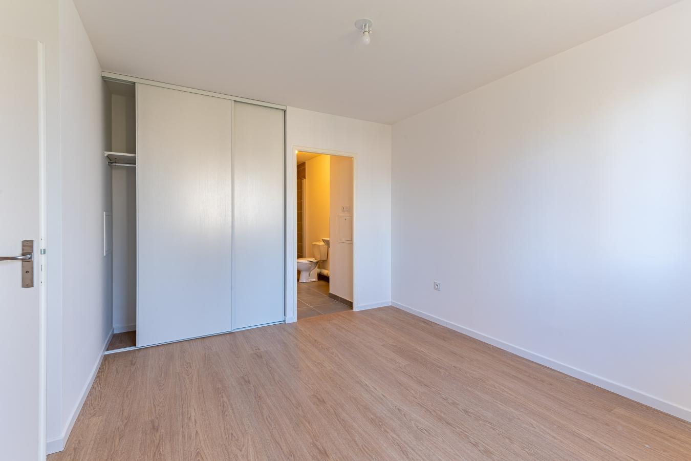 
																			4 pièces - 
																		1er étage - 86m² - 1 484,84 € - Photo #6