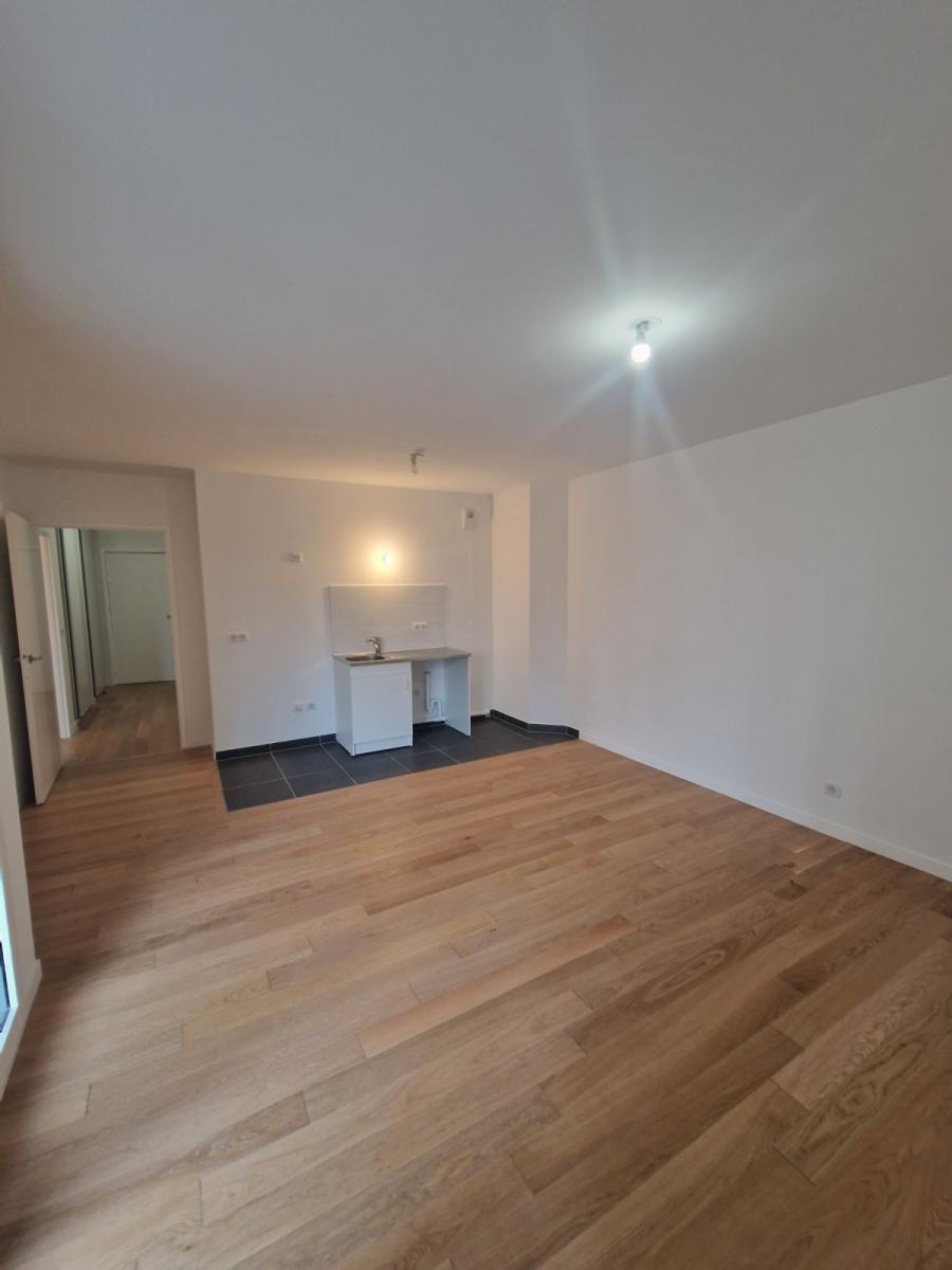 
																																							4 pièces - 
																																						3ème étage - 84m² - 1 849,52 € - Photo #3