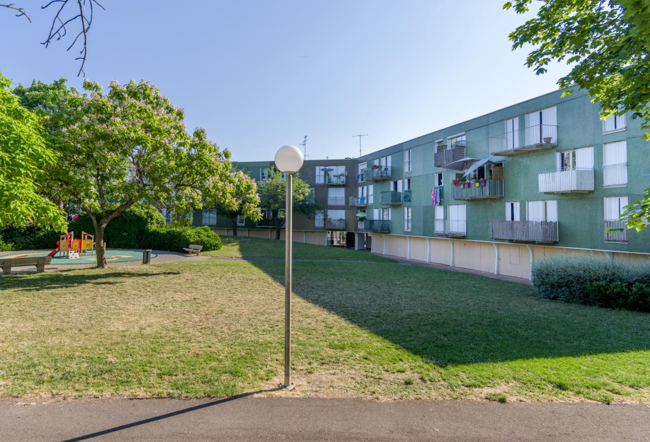 2 pièces - 1er étage - 53m² - 543,47 € - Photo #0