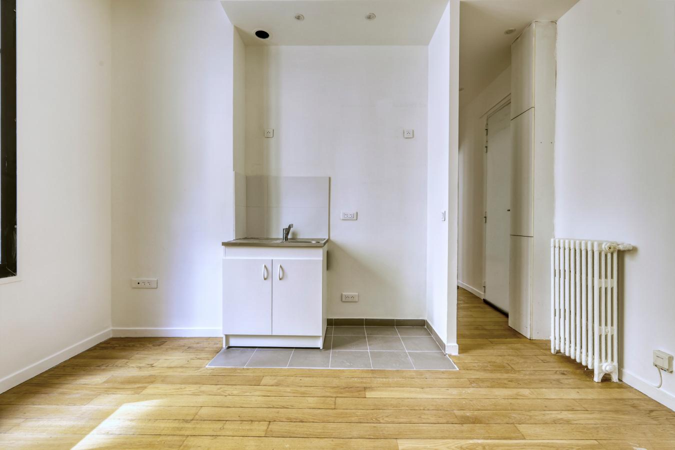 
																																							2 pièces - 
																																						RDC 260 000 € - Photo #2
