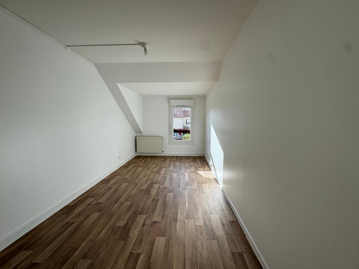 
																																							4 pièces - 
																																						RDC - 0m² - 363 000 € - Photo #4