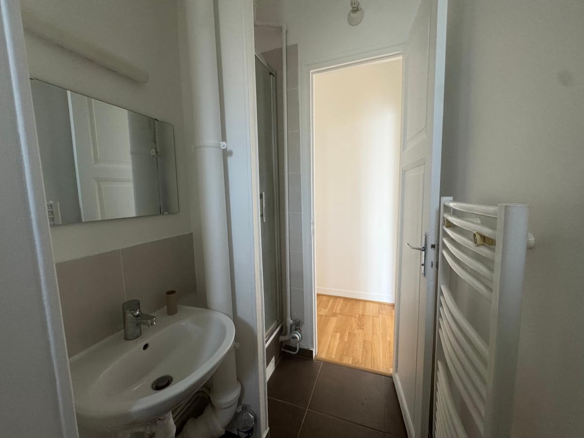1 pièce - RDC - 240 000 € - Photo #5