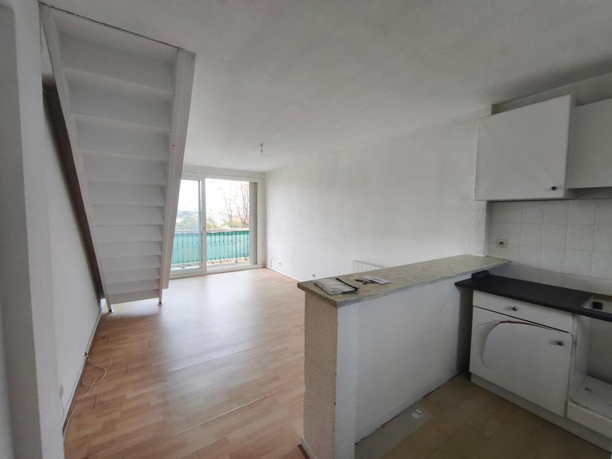 
																																							5 pièces - 
																																						1er étage - 81m² - 275 000 € - Photo #1