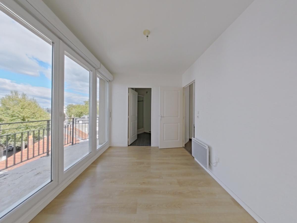 
																																							4 pièces - 
																																						4ème étage - 87m² - 980,99 € - Photo #4