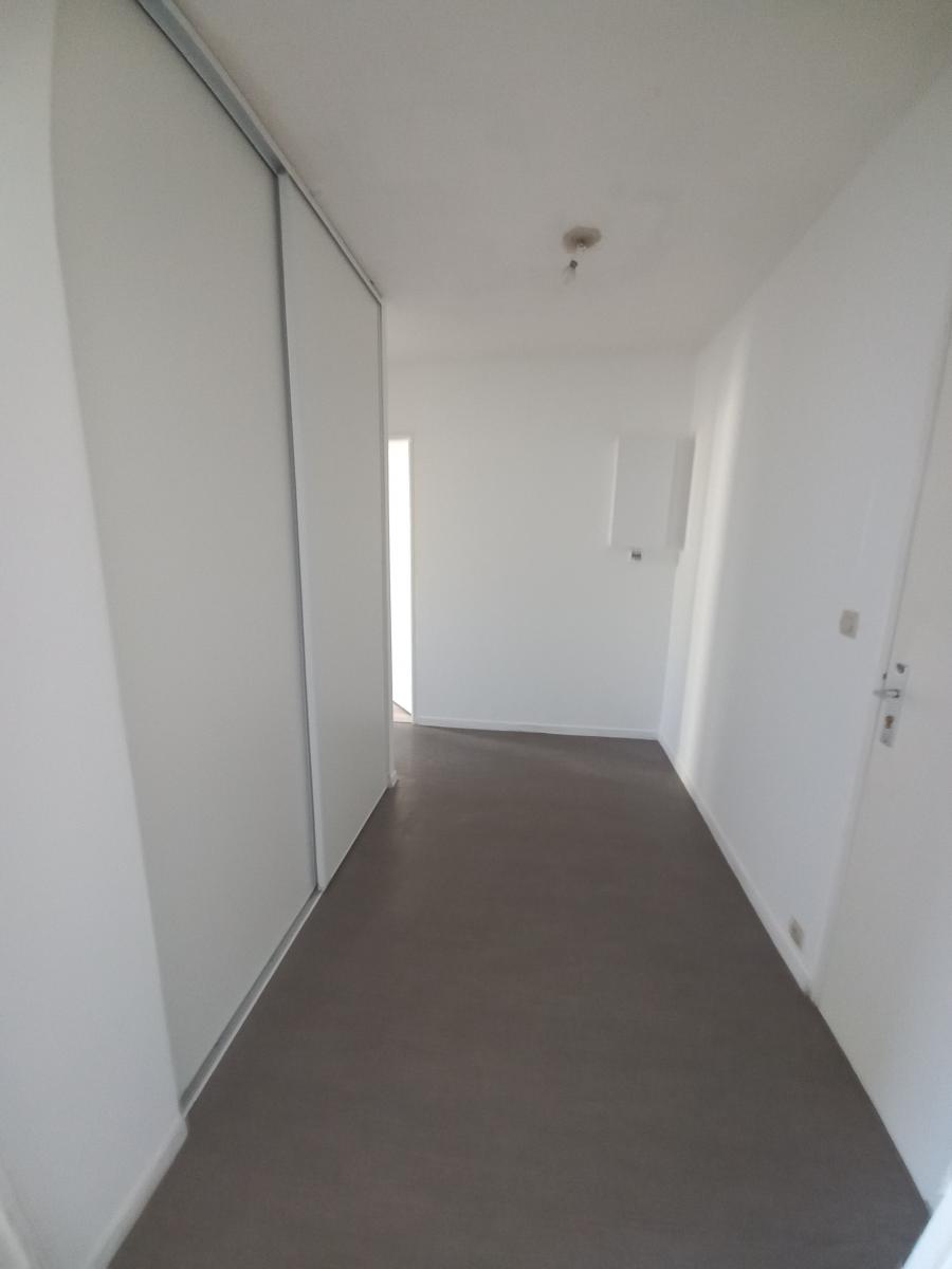 
																																							2 pièces - 
																																						1er étage - 55m² - 1 011,88 € - Photo #2